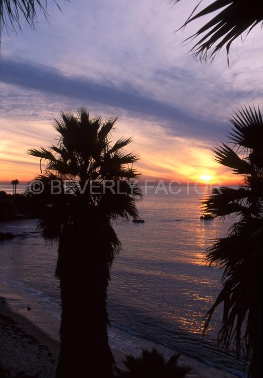 Islands;Sunsets;Sky;laguna beach;clouds;blue water;red;sillouettes;colorful